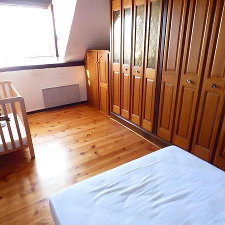 De La Guillone بيت للعطل