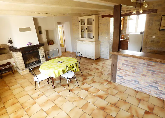 بيت للعطل De La Guillone